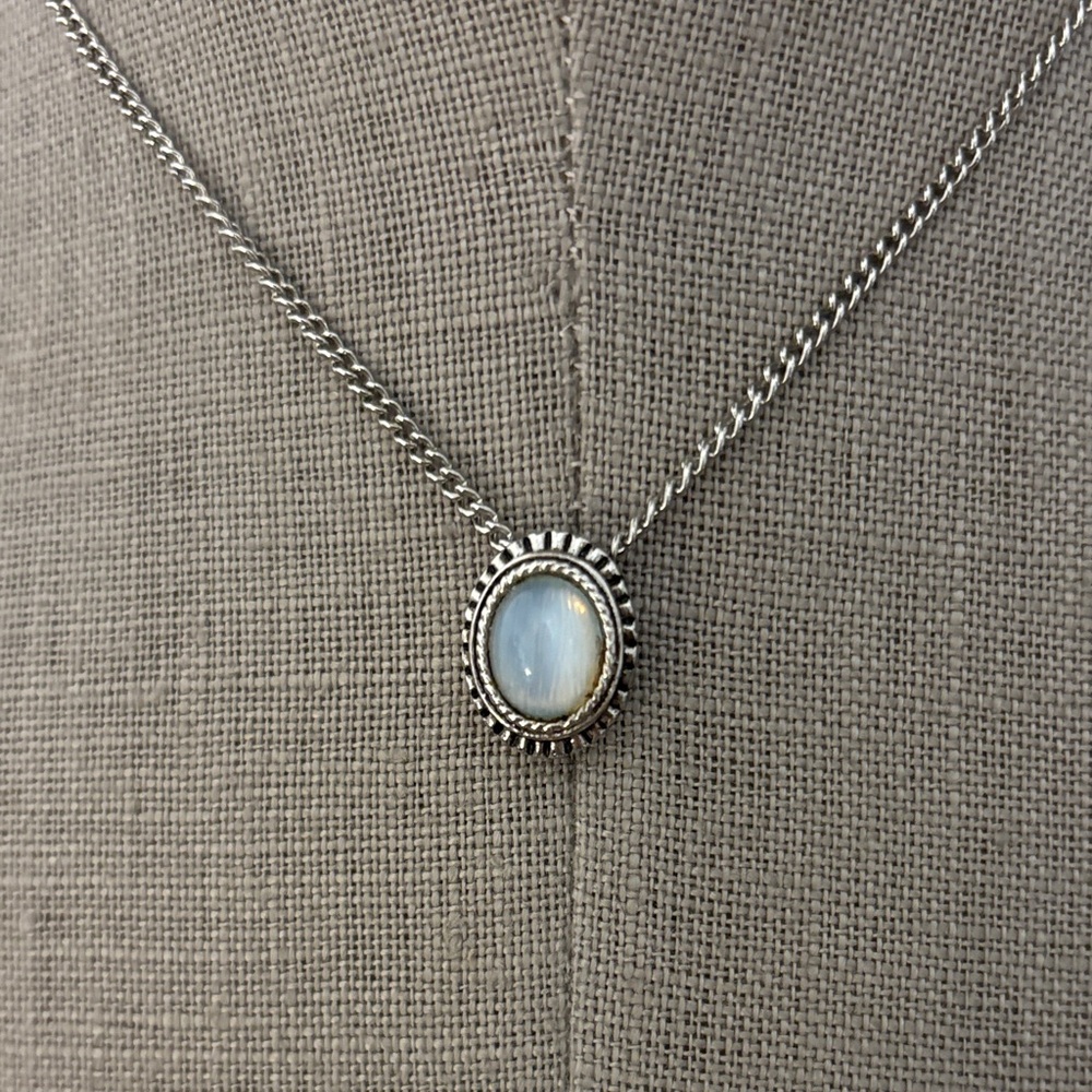 Vintage 1970’s Sarah Coventry Silver-tone Blue Moon pendant EUC
